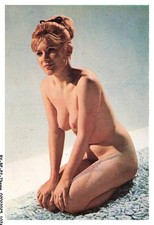 BY-BFP2-0823-NU - Una Donna