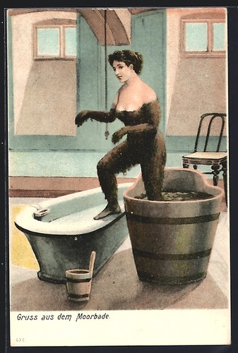 Una donna nuda - , bagno