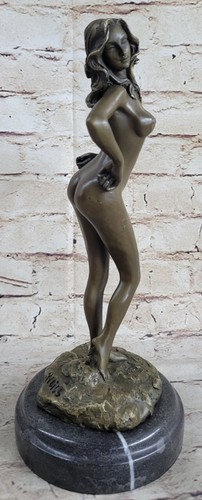 Scultura bronzo una - in, di