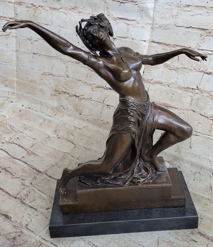 Scultura arte una donna - d'arte,