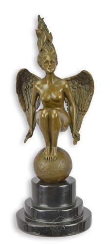 Una scultura bronzo - una,